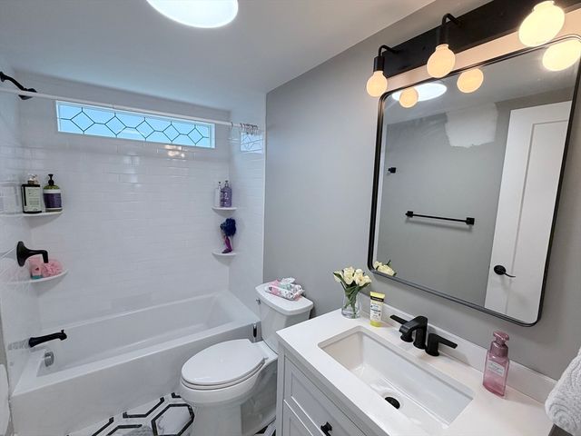 70 Upsala St, Worcester, MA 01610