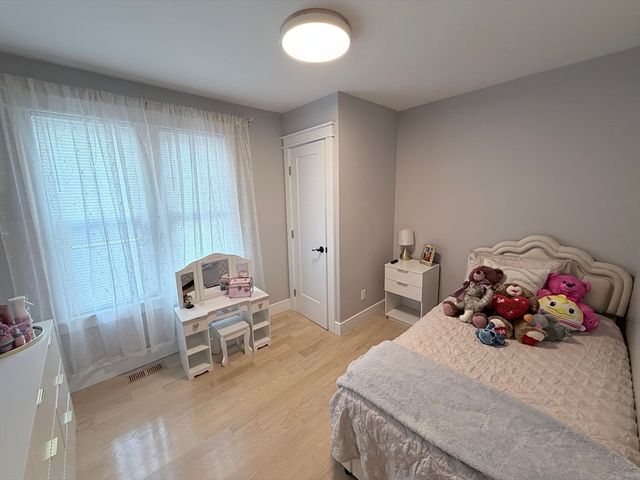 70 Upsala St, Worcester, MA 01610