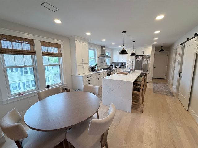 70 Upsala St, Worcester, MA 01610