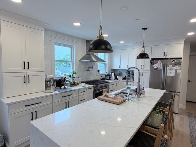 70 Upsala St, Worcester, MA 01610