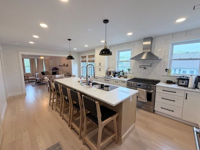 70 Upsala St, Worcester, MA 01610