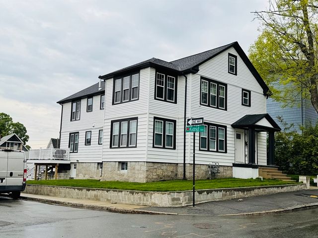 70 Upsala St, Worcester, MA 01610