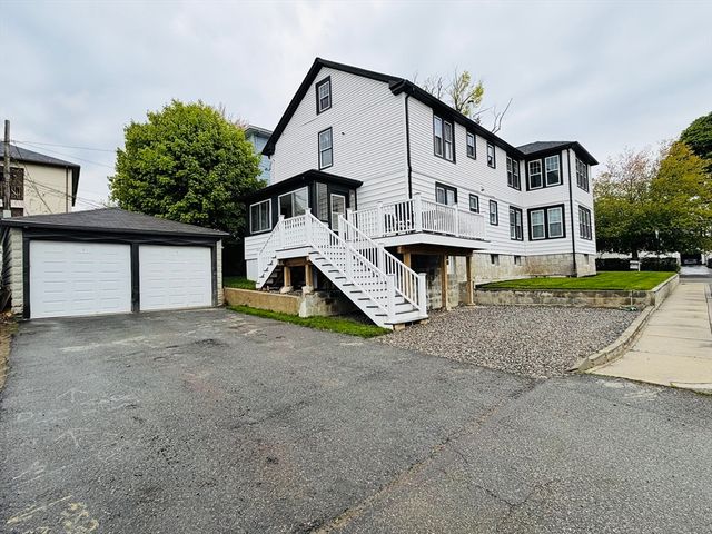 70 Upsala St, Worcester, MA 01610