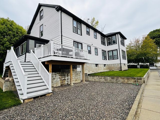 70 Upsala St, Worcester, MA 01610