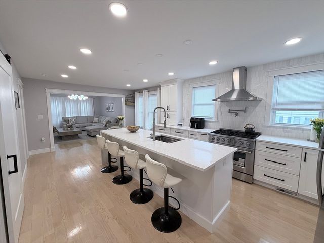 70 Upsala St, Worcester, MA 01610