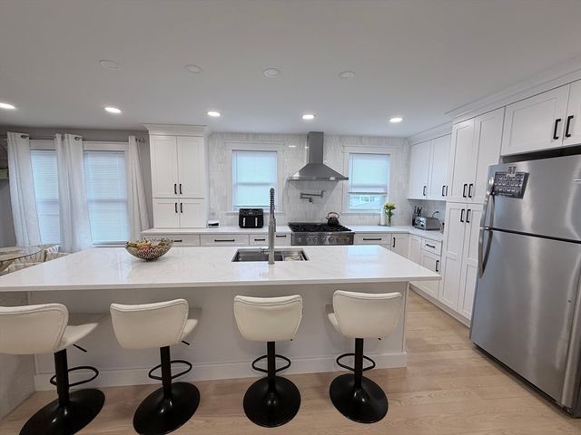 70 Upsala St, Worcester, MA 01610