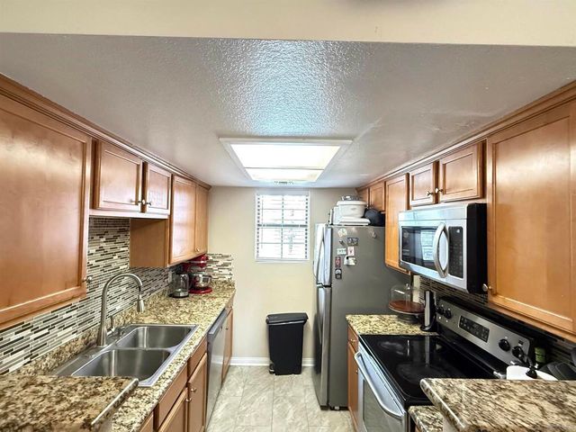 12079 ALTA CARMEL COURT 22, San Diego, CA 92128