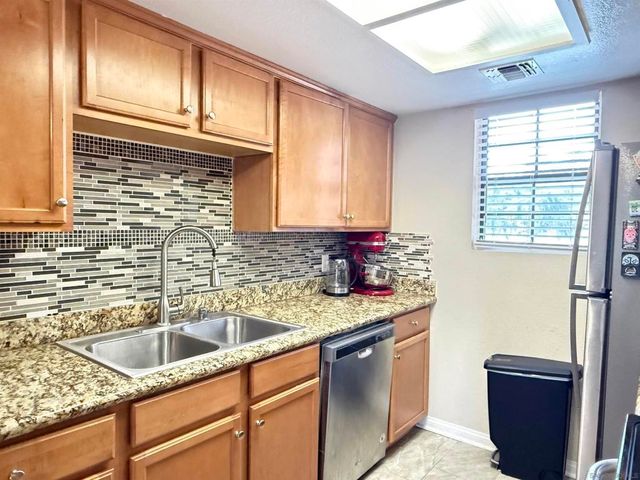 12079 ALTA CARMEL COURT 22, San Diego, CA 92128