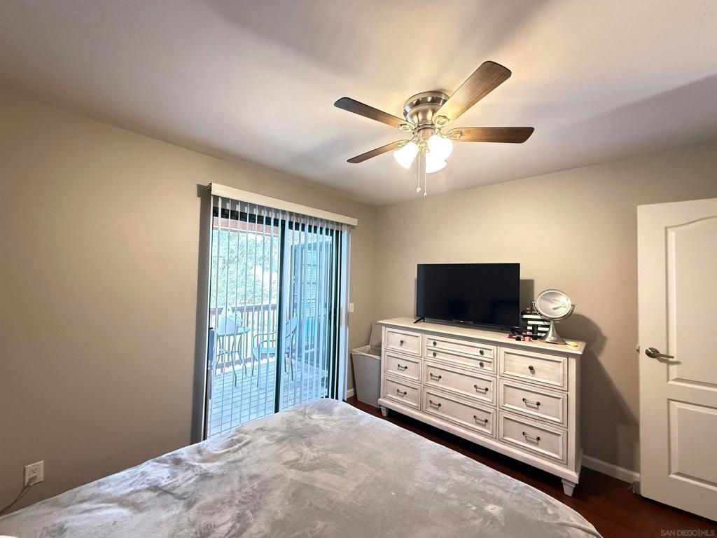 Image 9 of property listing at 12079 ALTA CARMEL COURT 22, San Diego, CA 92128