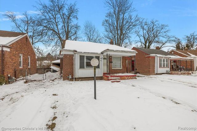 18555 Edinborough Road, Detroit, MI 48219