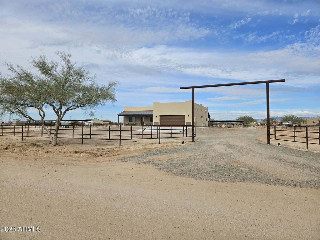 21542 W GALVIN Street, Wittmann, AZ 85361