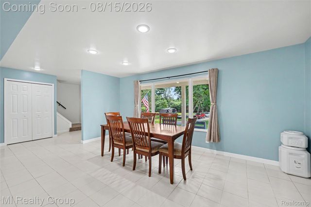 3426 Hadden Road, Oakland Charter Township, MI 48306