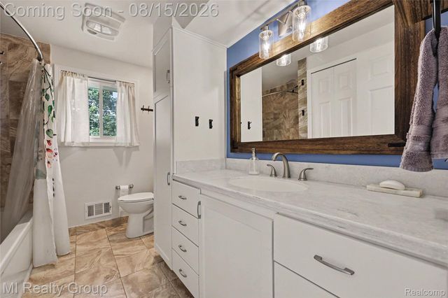 3426 Hadden Road, Oakland Charter Township, MI 48306
