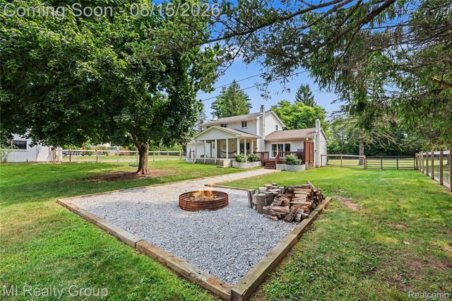 3426 Hadden Road, Oakland Charter Township, MI 48306