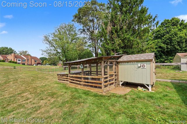 3426 Hadden Road, Oakland Charter Township, MI 48306