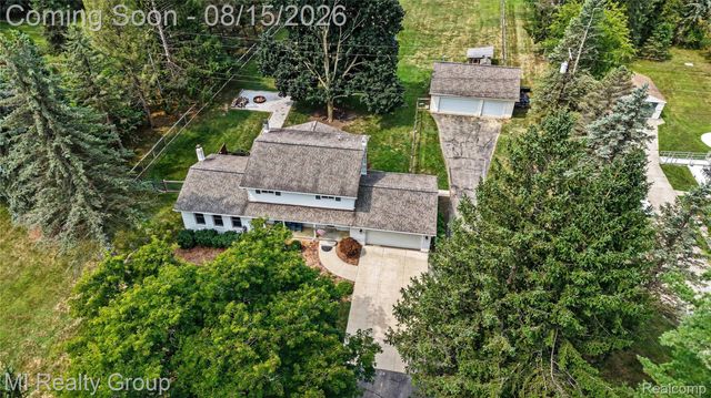 3426 Hadden Road, Oakland Charter Township, MI 48306