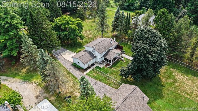 3426 Hadden Road, Oakland Charter Township, MI 48306