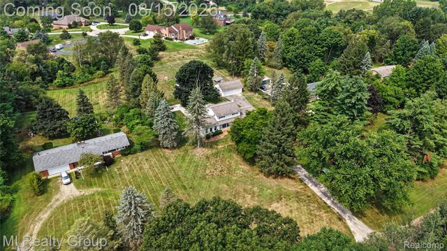 3426 Hadden Road, Oakland Charter Township, MI 48306