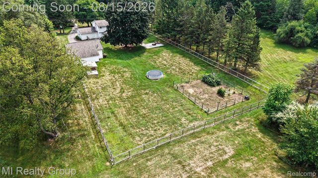 3426 Hadden Road, Oakland Charter Township, MI 48306