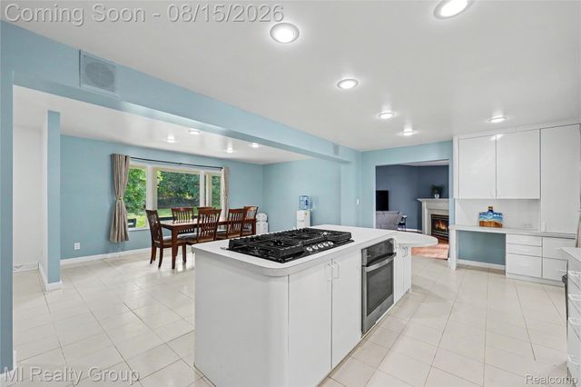 3426 Hadden Road, Oakland Charter Township, MI 48306
