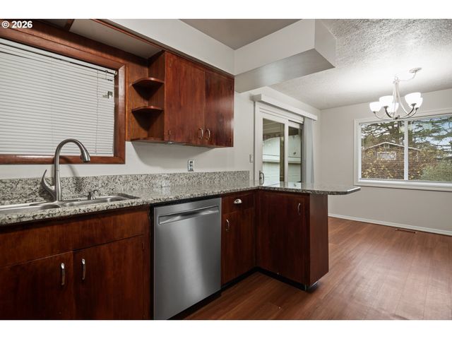 3450 Se SNOWBERRY St, Milwaukie, OR 97222