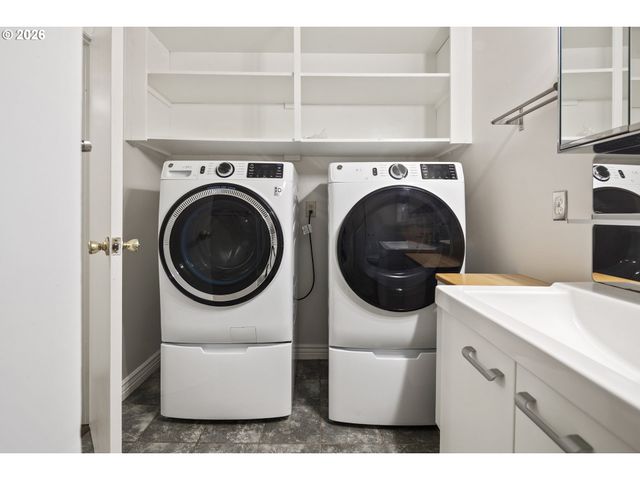 3450 Se SNOWBERRY St, Milwaukie, OR 97222