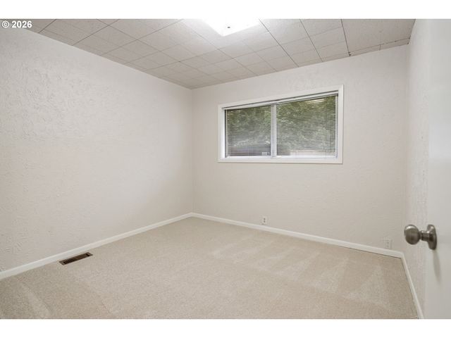 3450 Se SNOWBERRY St, Milwaukie, OR 97222