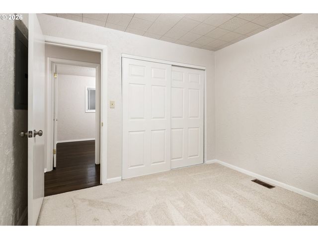 3450 Se SNOWBERRY St, Milwaukie, OR 97222