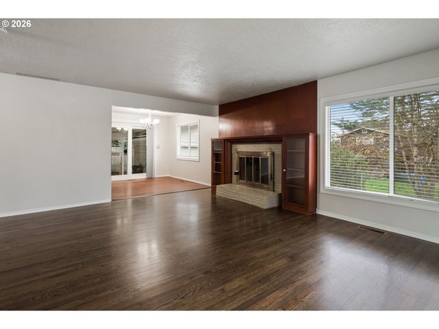 3450 Se SNOWBERRY St, Milwaukie, OR 97222