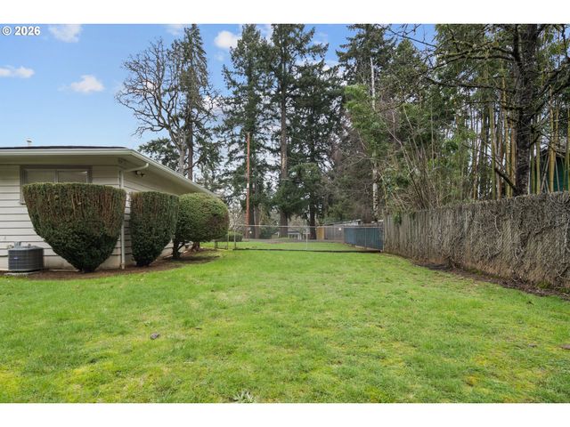 3450 Se SNOWBERRY St, Milwaukie, OR 97222