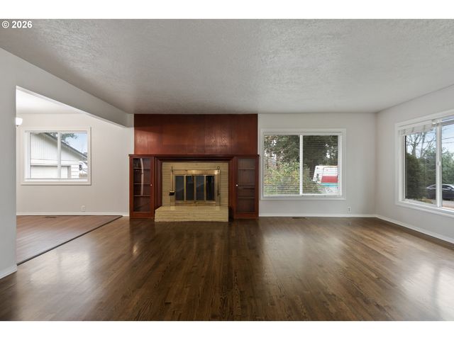 3450 Se SNOWBERRY St, Milwaukie, OR 97222