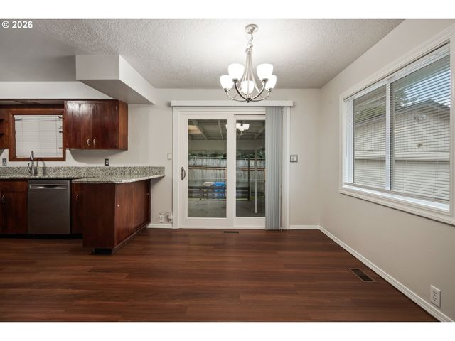 3450 Se SNOWBERRY St, Milwaukie, OR 97222