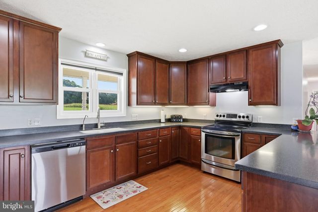 110 SUMMERS LN, New Market, VA 22844