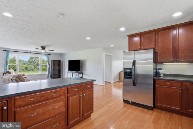 110 SUMMERS LN, New Market, VA 22844