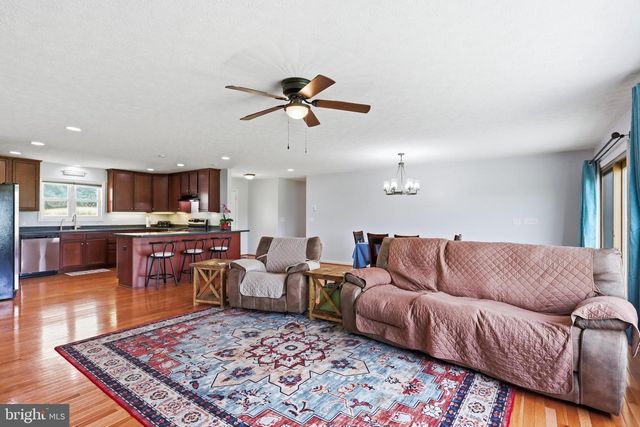 110 SUMMERS LN, New Market, VA 22844