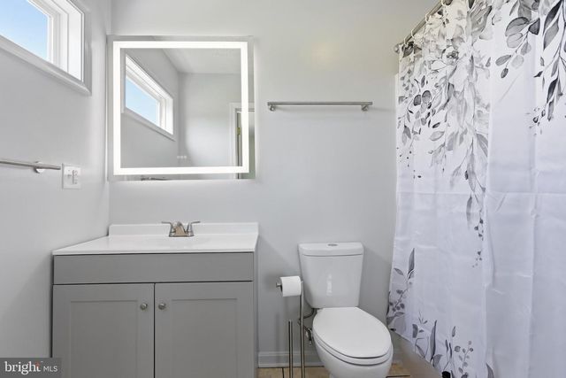 110 SUMMERS LN, New Market, VA 22844