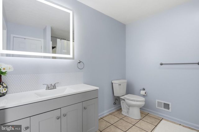 110 SUMMERS LN, New Market, VA 22844