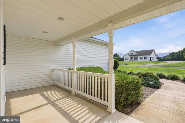 110 SUMMERS LN, New Market, VA 22844