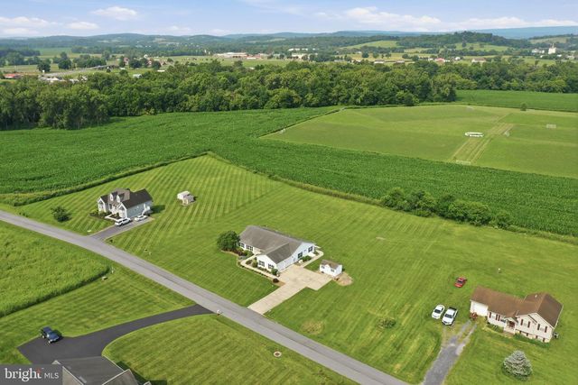 110 SUMMERS LN, New Market, VA 22844