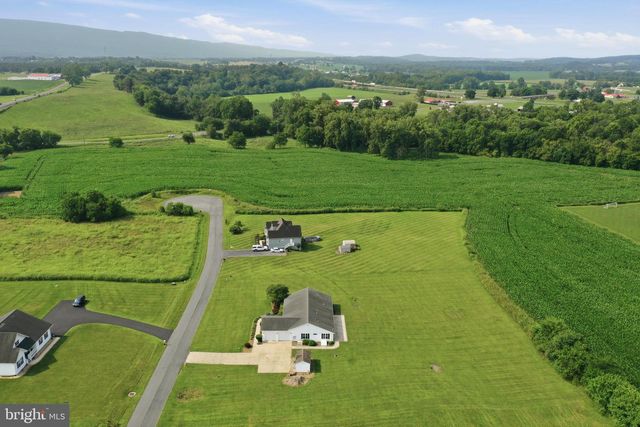 110 SUMMERS LN, New Market, VA 22844
