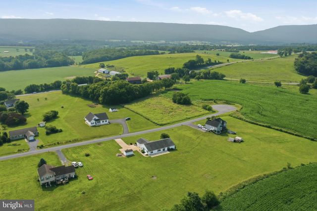 110 SUMMERS LN, New Market, VA 22844