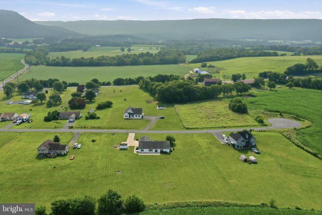 110 SUMMERS LN, New Market, VA 22844
