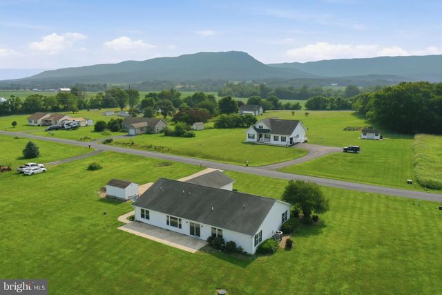 110 SUMMERS LN, New Market, VA 22844