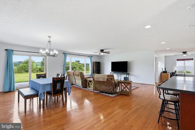 110 SUMMERS LN, New Market, VA 22844