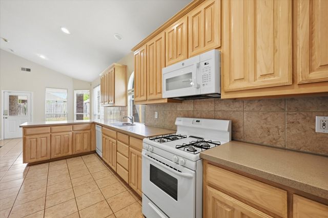 3023 Stallion Crossing, Irving, TX 75060