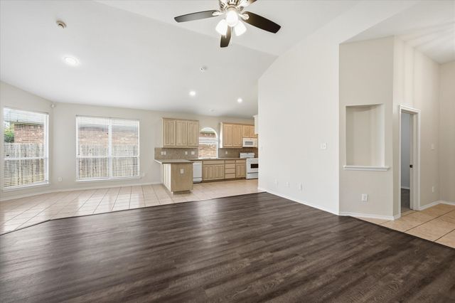 3023 Stallion Crossing, Irving, TX 75060