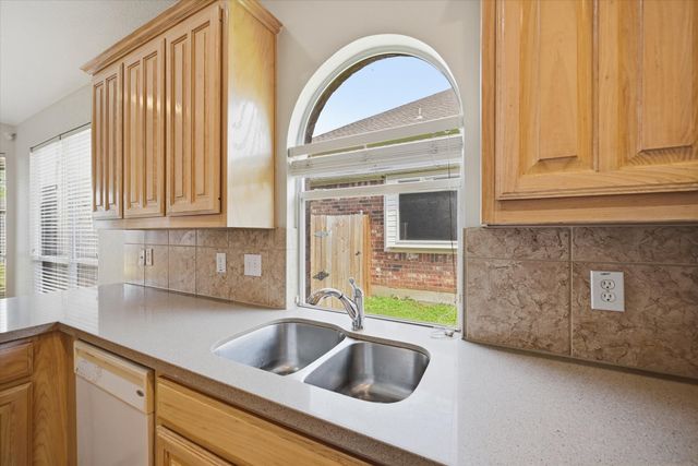 3023 Stallion Crossing, Irving, TX 75060