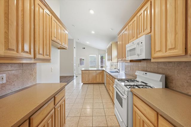 3023 Stallion Crossing, Irving, TX 75060