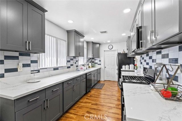 14870 Hubbard, Sylmar (los Angeles), CA 91342