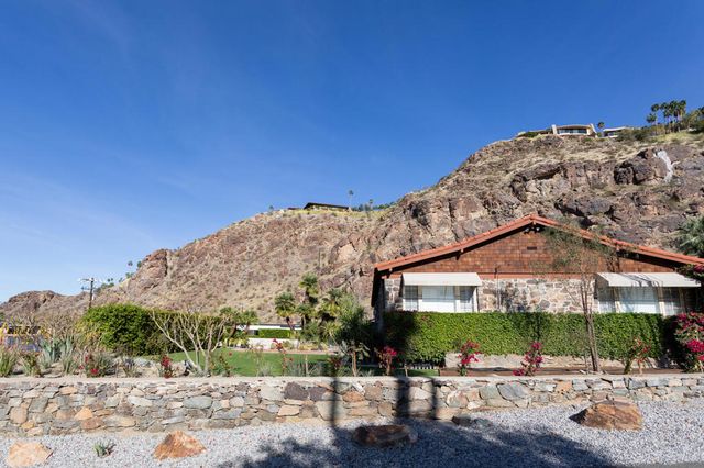 2350 S Araby Drive, Palm Springs, CA 92264